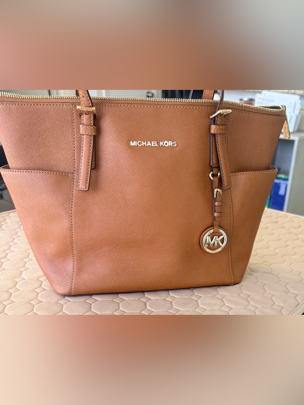 Michael Kors Jet Set Travel
Saffiano LeatherTote in 
Luggage Brown EUC like new! - Picture 5 of 17
